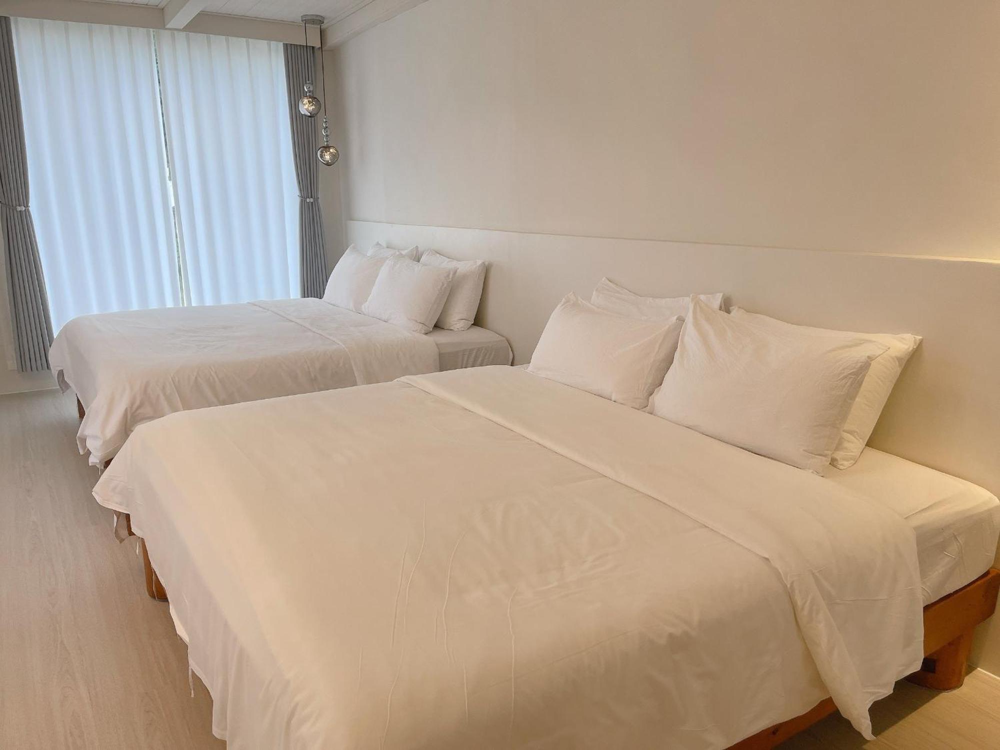 Far Falla Hotel Nanwan Exteriör bild